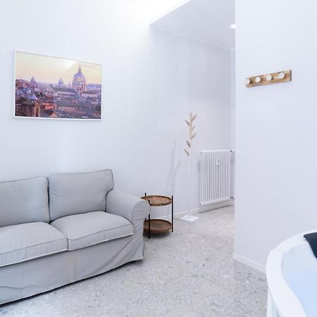 White Home Suite And Rooms Roma Ngoại thất bức ảnh