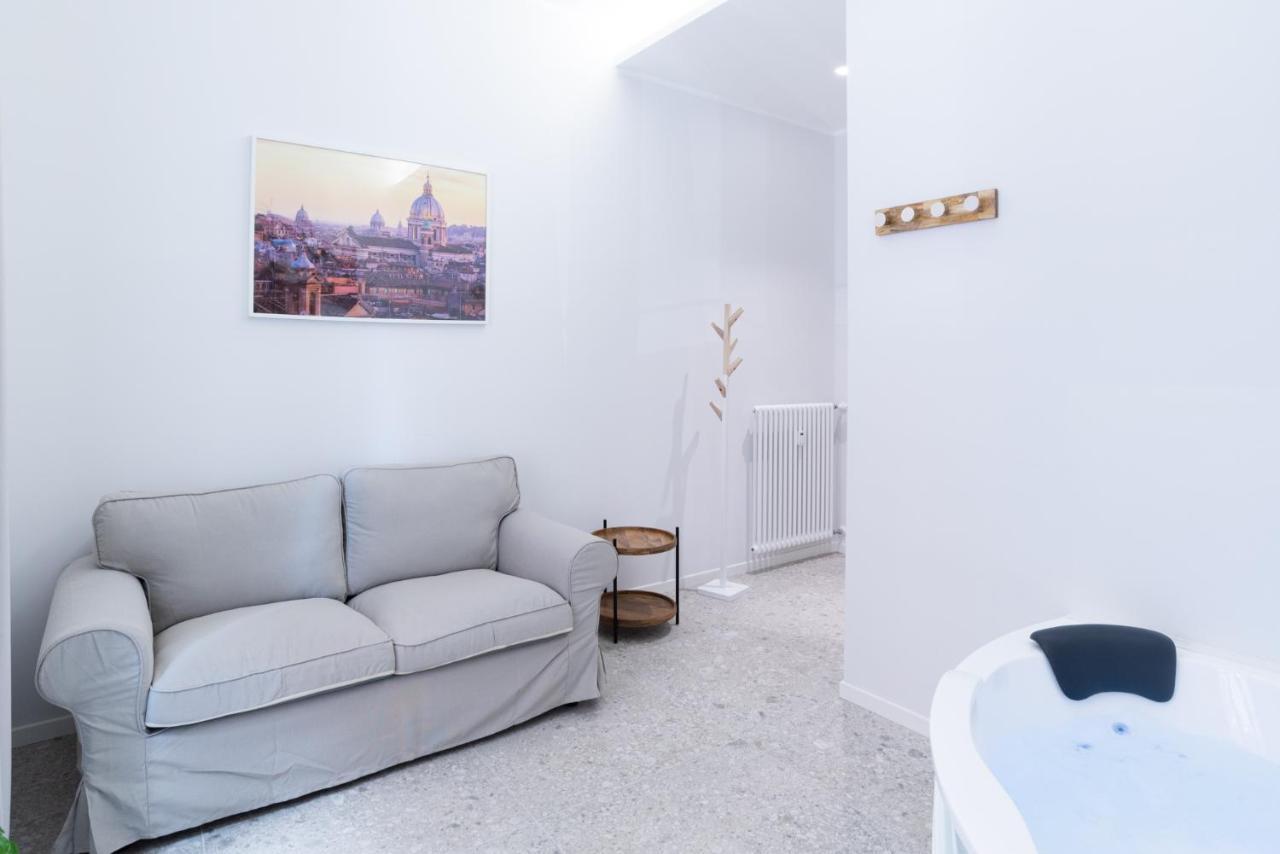 White Home Suite And Rooms Roma Ngoại thất bức ảnh