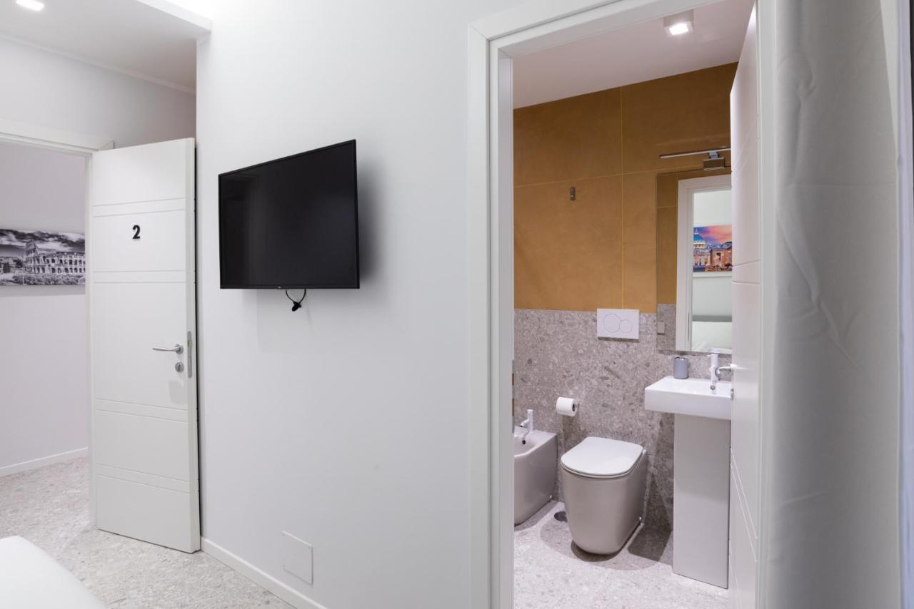 White Home Suite And Rooms Roma Ngoại thất bức ảnh