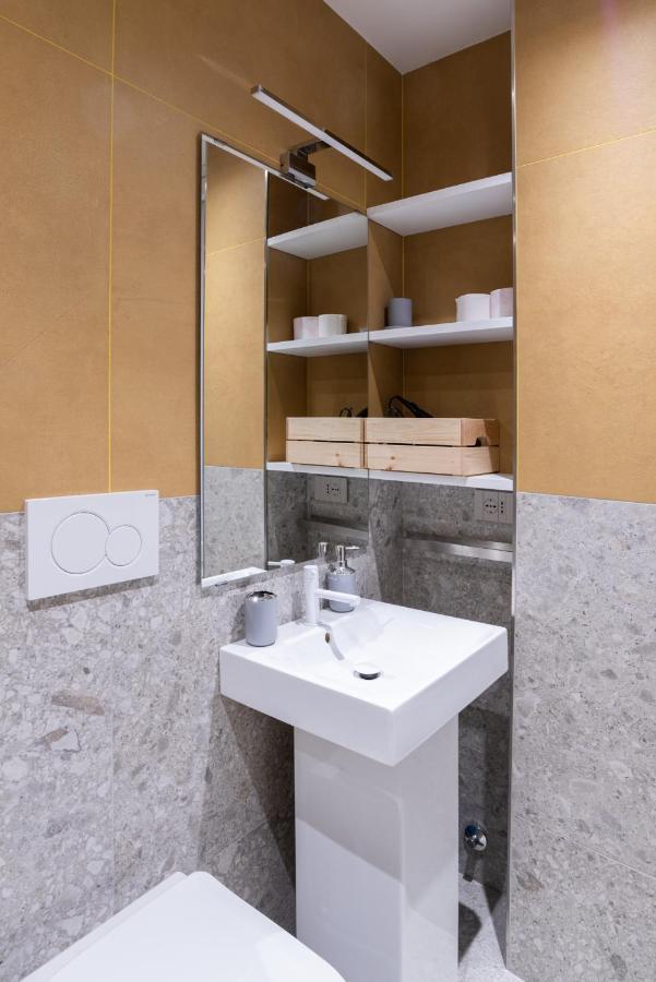 White Home Suite And Rooms Roma Ngoại thất bức ảnh