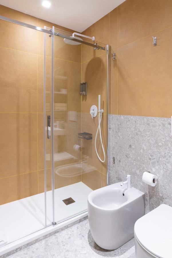 White Home Suite And Rooms Roma Ngoại thất bức ảnh