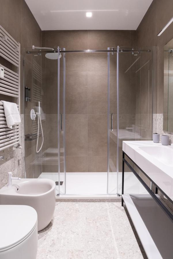 White Home Suite And Rooms Roma Ngoại thất bức ảnh