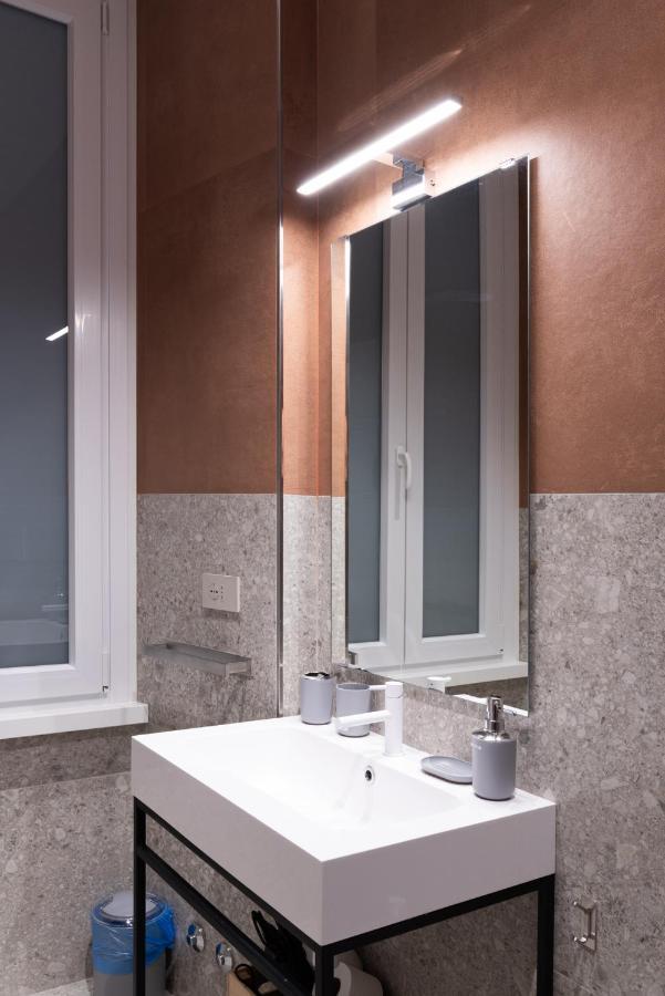 White Home Suite And Rooms Roma Ngoại thất bức ảnh